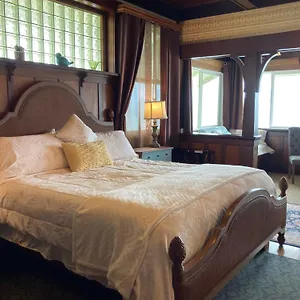 Bay Oceanfront Hilo